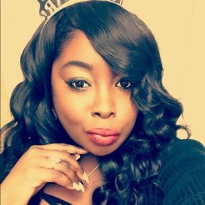 Meet your Posher, Leslie